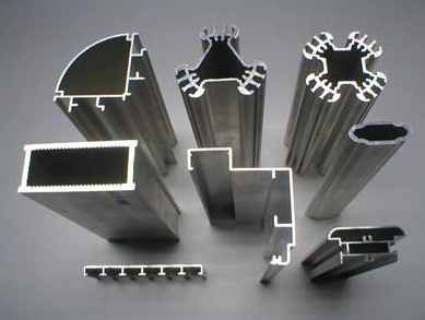 工作臺(tái)采用工業(yè)鋁材有什么優(yōu)勢(shì)以及工業(yè)鋁材切割時(shí)需要注意什么？